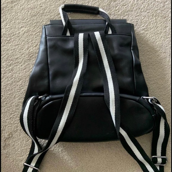 Kate & Alex Backpack - Picture 2 of 3